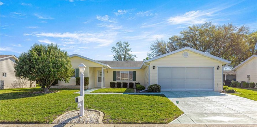 House in Summerfield, Florida 3 bedrooms, 134.71 sq.m. № 1582382