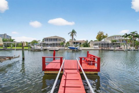 Villa ou maison à vendre à Hudson, Floride: 2 chambres, 122.63 m2 № 1910047 - photo 1