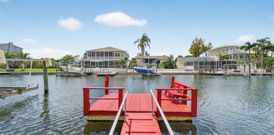 Villa ou maison à Hudson, Floride 2 chambres, 122.63 m2 № 1910047