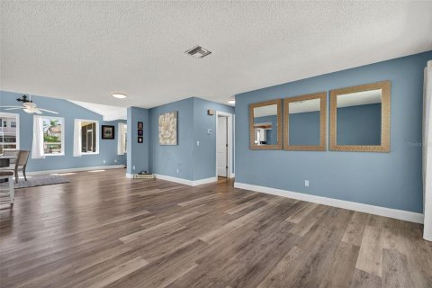 Villa ou maison à vendre à Hudson, Floride: 2 chambres, 122.63 m2 № 1910047 - photo 15