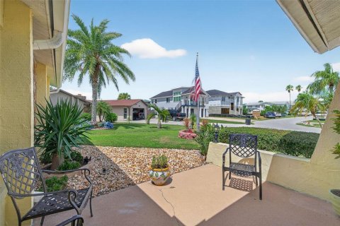 Villa ou maison à vendre à Hudson, Floride: 2 chambres, 122.63 m2 № 1910047 - photo 6