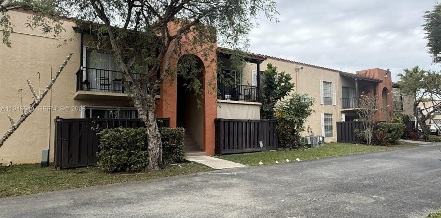 Condominio en Miami, Florida, 2 dormitorios  № 2002893