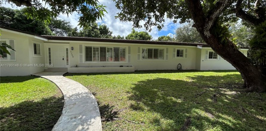 House in Pinecrest, Florida 4 bedrooms, 195.09 sq.m. № 1698199