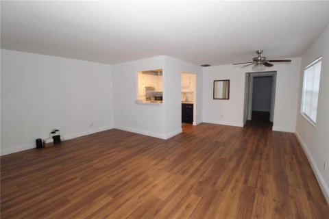 Copropriété à louer à Sun City Center, Floride: 1 chambre, 74.32 m2 № 2377463 - photo 5