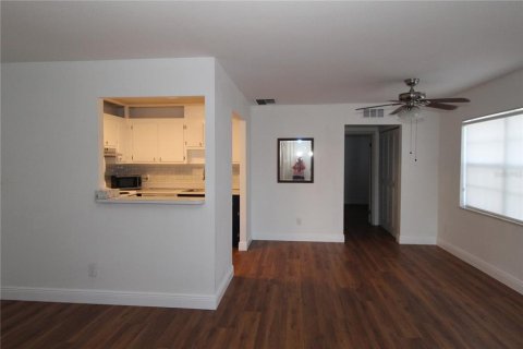 Copropriété à louer à Sun City Center, Floride: 1 chambre, 74.32 m2 № 2377463 - photo 7
