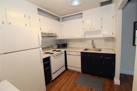 Copropriété à louer à Sun City Center, Floride: 1 chambre, 74.32 m2 № 2377463 - photo 10