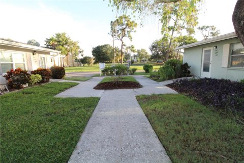 Copropriété à louer à Sun City Center, Floride: 1 chambre, 74.32 m2 № 2377463 - photo 2
