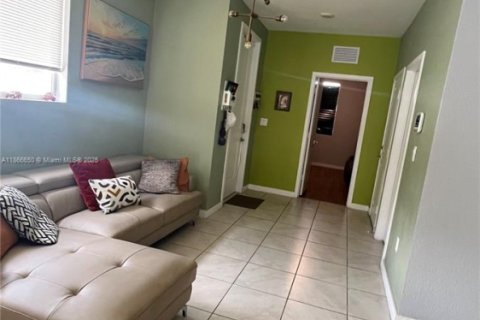 Купить таунхаус в Хомстед, Флорида 4 спальни, 178.74м2, № 1979294 - фото 12