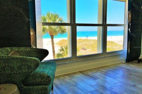 Condo in Saint Pete Beach, Florida, 2 bedrooms  № 1795378 - photo 1