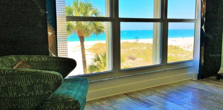 Condo in Saint Pete Beach, Florida, 2 bedrooms № 1795378