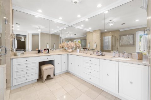 Villa ou maison à louer à Sunny Isles Beach, Floride: 6 chambres, 387.12 m2 № 2269538 - photo 22
