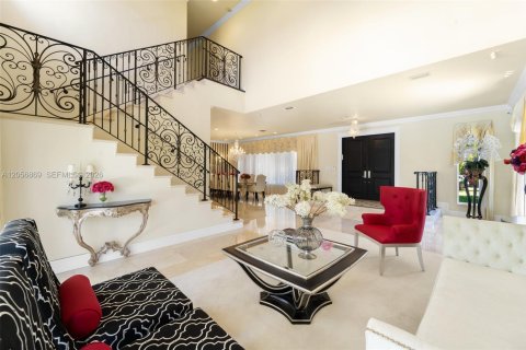 Villa ou maison à louer à Sunny Isles Beach, Floride: 6 chambres, 387.12 m2 № 2269538 - photo 6