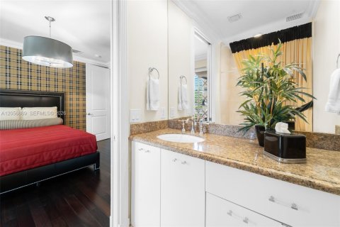 Villa ou maison à louer à Sunny Isles Beach, Floride: 6 chambres, 387.12 m2 № 2269538 - photo 26