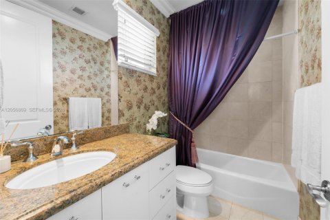 Villa ou maison à louer à Sunny Isles Beach, Floride: 6 chambres, 387.12 m2 № 2269538 - photo 30