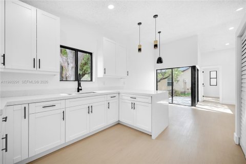 Casa en venta en Homestead, Florida, 3 dormitorios, 110.65 m2 № 2055307 - foto 9