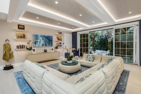 House in Palm Beach, Florida 5 bedrooms, 740.71 sq.m. № 2171905 - photo 11