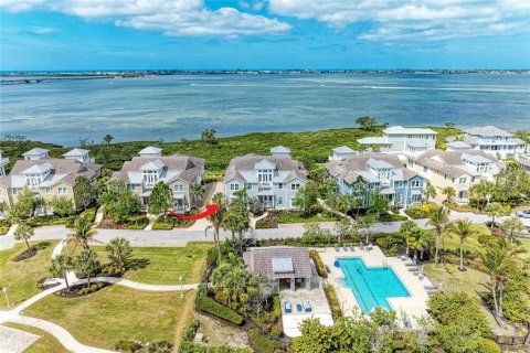 Condo in Bradenton, Florida, 2 bedrooms № 2093819 - photo 4