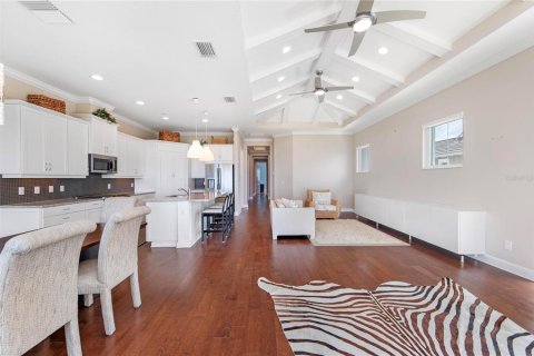 Condo in Bradenton, Florida, 2 bedrooms № 2093819 - photo 18