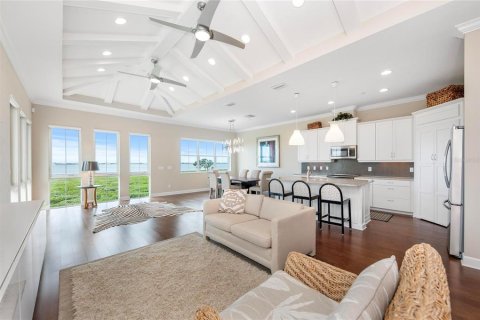 Condo in Bradenton, Florida, 2 bedrooms № 2093819 - photo 22