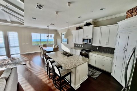 Condo in Bradenton, Florida, 2 bedrooms № 2093819 - photo 13