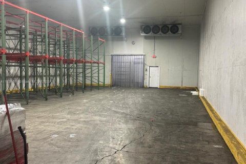 Immobilier commercial à vendre à Doral, Floride № 2158072 - photo 9