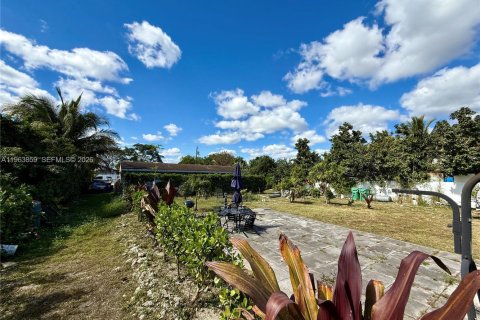 Commercial property in Homestead, Florida 102.56 sq.m. № 2026004 - photo 4