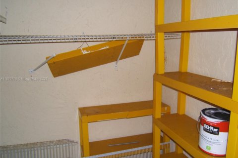 Copropriété à louer à Miami, Floride: 2 chambres, 87.33 m2 № 1945594 - photo 17