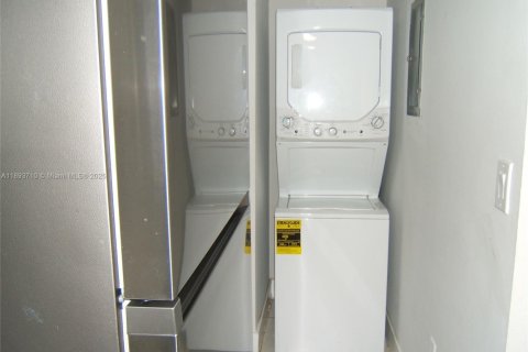 Copropriété à louer à Miami, Floride: 2 chambres, 87.33 m2 № 1945594 - photo 18