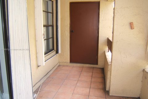 Copropriété à louer à Miami, Floride: 2 chambres, 87.33 m2 № 1945594 - photo 16