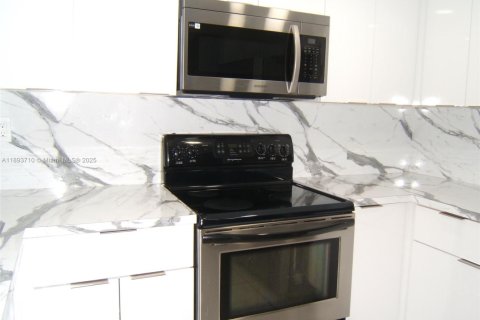 Copropriété à louer à Miami, Floride: 2 chambres, 87.33 m2 № 1945594 - photo 8