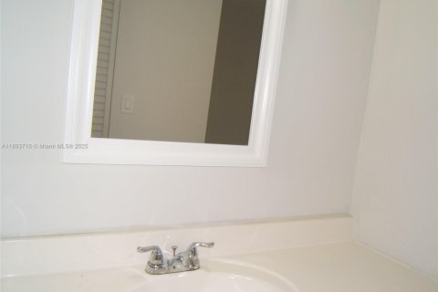Copropriété à louer à Miami, Floride: 2 chambres, 87.33 m2 № 1945594 - photo 5