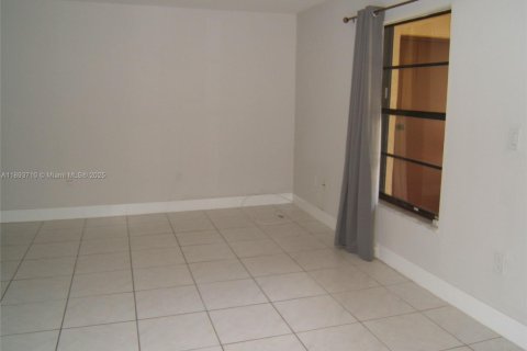 Copropriété à louer à Miami, Floride: 2 chambres, 87.33 m2 № 1945594 - photo 13