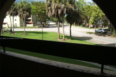 Copropriété à louer à Miami, Floride: 2 chambres, 87.33 m2 № 1945594 - photo 15