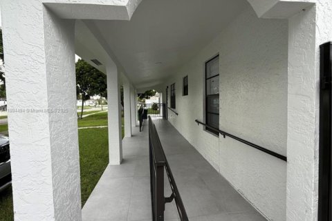 Villa ou maison à vendre à Homestead, Floride: 4 chambres, 172.8 m2 № 1931066 - photo 3