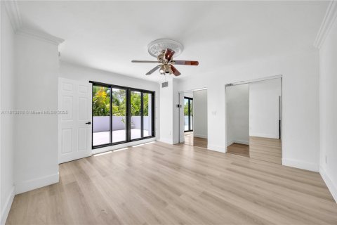 Adosado en alquiler en Miami, Florida, 3 dormitorios, 220.55 m2 № 1762599 - foto 14