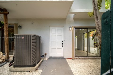 Adosado en alquiler en Miami, Florida, 3 dormitorios, 220.55 m2 № 1762599 - foto 20