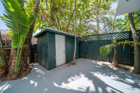 Adosado en alquiler en Miami, Florida, 3 dormitorios, 220.55 m2 № 1762599 - foto 28