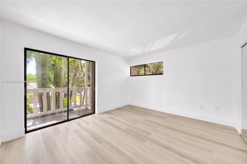 Adosado en alquiler en Miami, Florida, 3 dormitorios, 220.55 m2 № 1762599 - foto 11