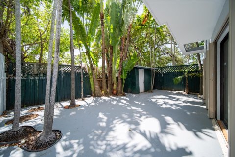 Adosado en alquiler en Miami, Florida, 3 dormitorios, 220.55 m2 № 1762599 - foto 26