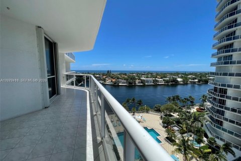 Copropriété à louer à Aventura, Floride: 3 chambres, 208.1 m2 № 2257133 - photo 3