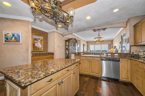 Condo in Redington Shores, Florida, 3 bedrooms № 2151921 - photo 22