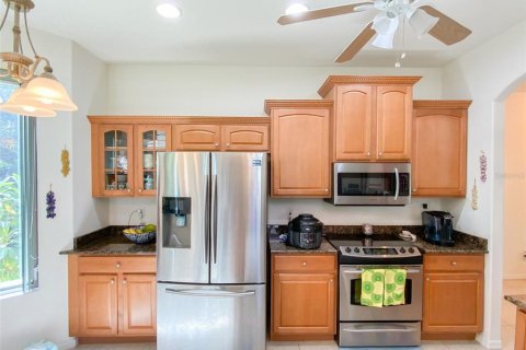 Купить виллу или дом в Тарпон-Спрингс, Флорида 6 комнат, 163.32м2, № 1911396 - фото 8