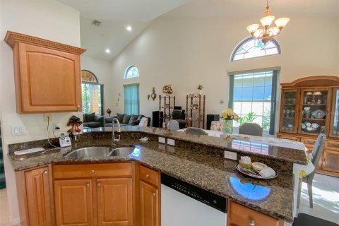 Купить виллу или дом в Тарпон-Спрингс, Флорида 6 комнат, 163.32м2, № 1911396 - фото 11