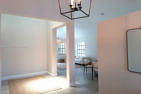 Townhouse in Wellington, Florida 4 bedrooms, 148.55 sq.m. № 2044386 - photo 6