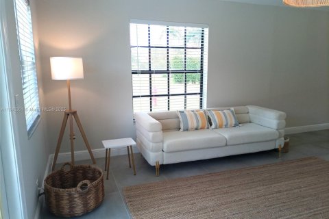 Townhouse in Wellington, Florida 4 bedrooms, 148.55 sq.m. № 2044386 - photo 3