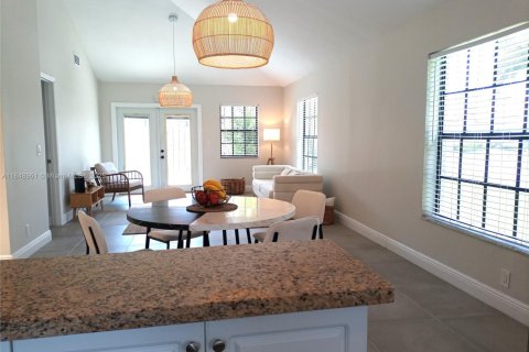 Townhouse in Wellington, Florida 4 bedrooms, 148.55 sq.m. № 2044386 - photo 7
