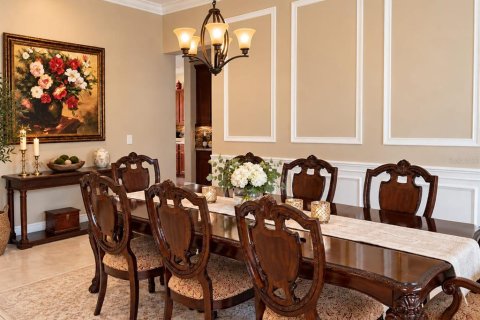 House in Winter Garden, Florida 6 bedrooms, 517.65 sq.m. № 2394421 - photo 8