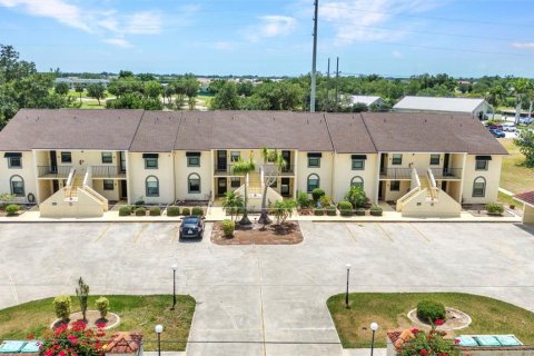 Condo in Punta Gorda, Florida, 2 bedrooms  № 1650414 - photo 1