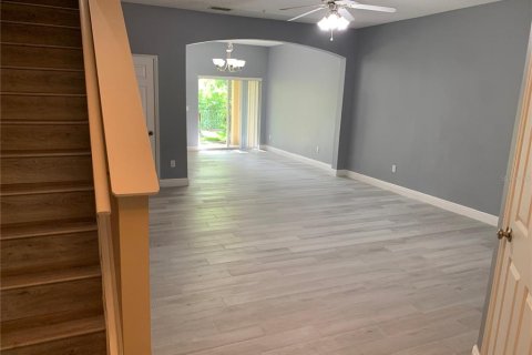 Townhouse in Apopka, Florida 3 bedrooms, 169.64 sq.m. № 1905182 - photo 2
