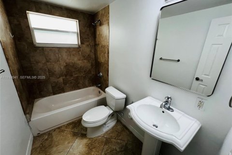 Снять в аренду квартиру в Майами-Бич, Флорида 2 спальни, 102.19м2, № 1990571 - фото 18